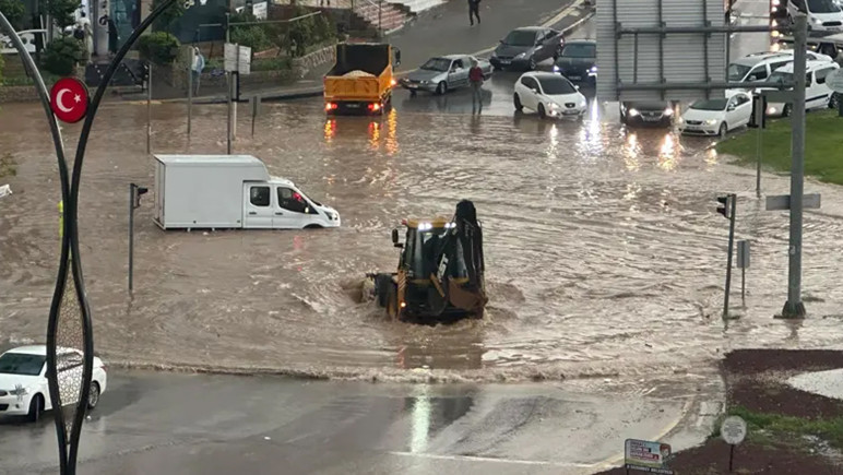 Gaziantep'te "süper hücre" fırtınası şehri talan etti - Resim : 2