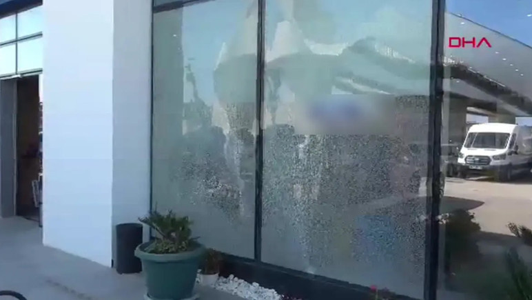İstanbul'dan sonra Antalya'da da Otokoç galerisine silahlı saldırı - Resim : 1
