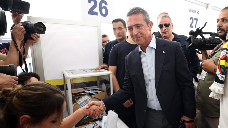 CANLI | Fenerbahçe yeni başkanını seçiyor: Aziz Yıldırım ve Hakan Safi başkanlık için yarışıyor - Resim : 6