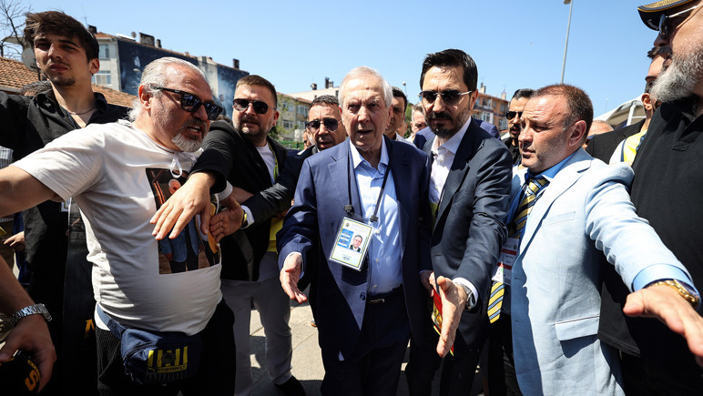 CANLI | Fenerbahçe yeni başkanını seçiyor: Aziz Yıldırım ve Hakan Safi başkanlık için yarışıyor - Resim : 5