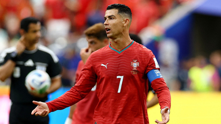 Messi tarihe geçerken Ronaldo tarih oluyor: Dünya Kupası'ndaki ilk maçı sonrası yerden yere vuruldu - Resim : 2