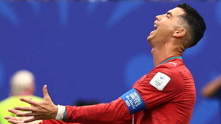 Messi tarihe geçerken Ronaldo tarih oluyor: Dünya Kupası'ndaki ilk maçı sonrası yerden yere vuruldu - Resim : 4