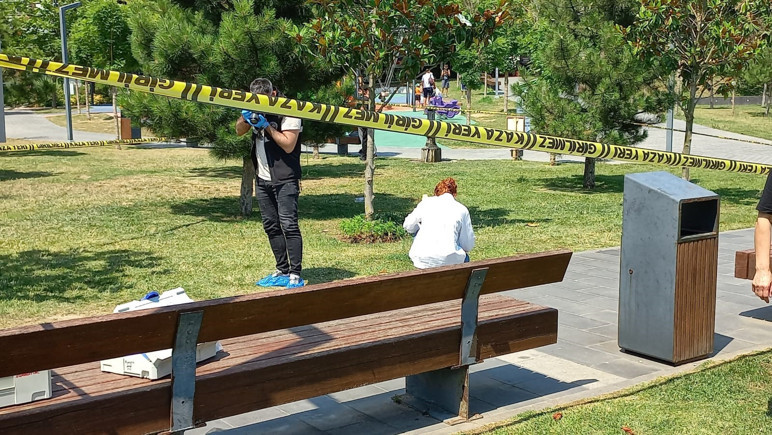 İstanbul'da korkunç olay: Boşanma aşamasındaki eşini boğazından bıçakladı - Resim : 1