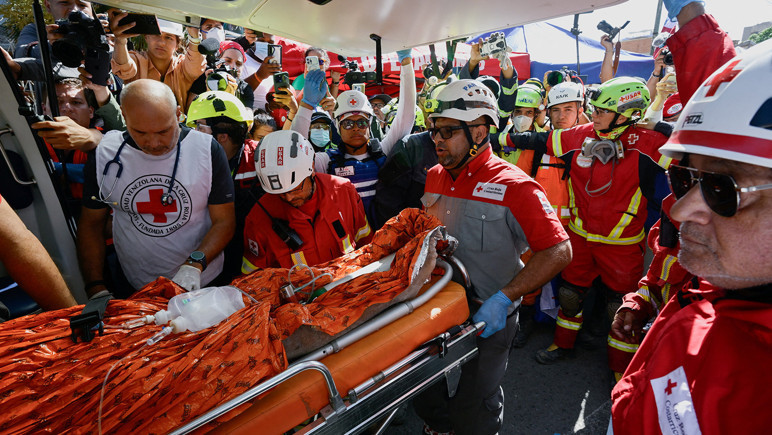 Venezuela'daki depremin 8'inci gününde mucize kurtuluş - Resim : 1