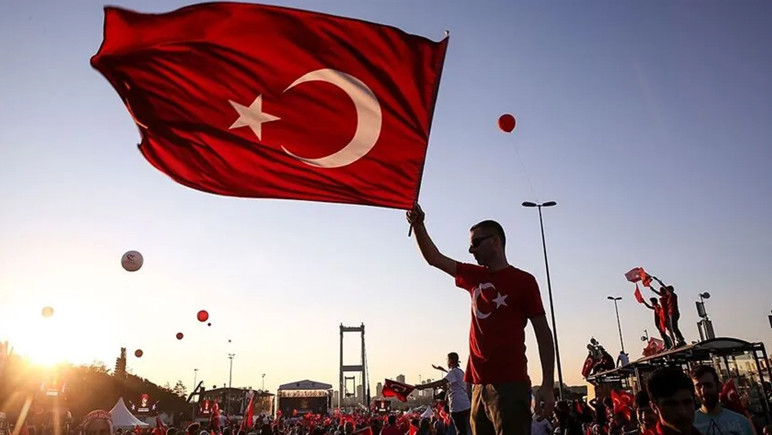 FETÖ'nün darbe girişiminin üzerinden 10 yıl geçti! 15 Temmuz gecesi neler yaşandı? - Resim : 3