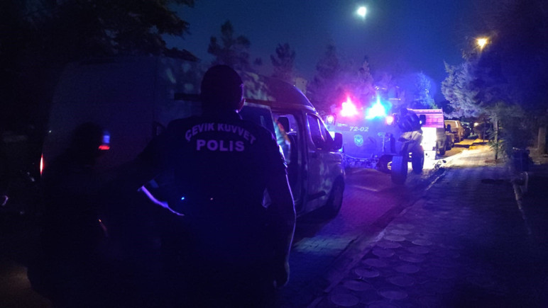Batman'da mezarlıkta aile katliamı: Baba, oğlu ve yeğeni öldü - Resim : 1