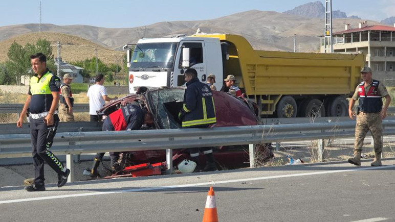 Van'da trafik kazası: Çok sayıda yaralı var - Resim : 1
