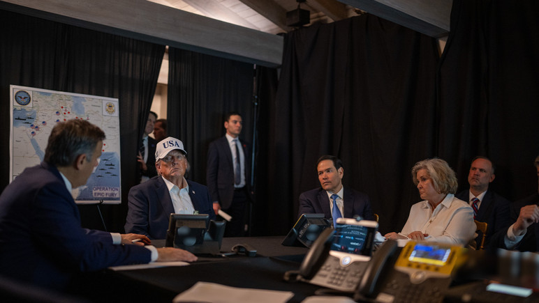 Trump cephesinde İran krizi! Beyaz Saray'da 'savaş' kavgası - Resim : 2