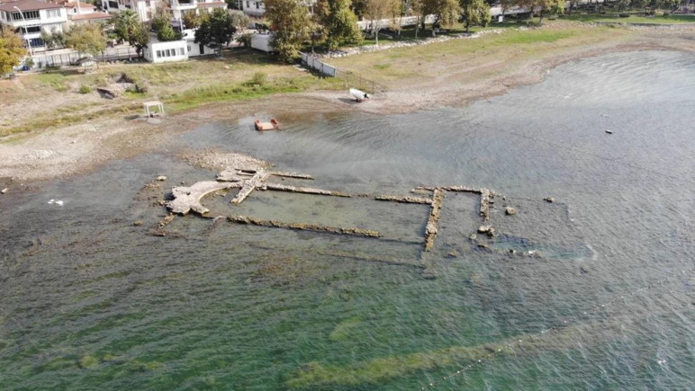 İznik Gölü can çekişiyor, sular hızla çekiliyor - Resim : 2