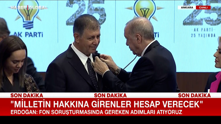 İzmir'in tarihinde bir ilk: Cemil Tugay, AK Parti'ye katıldı - Resim : 2