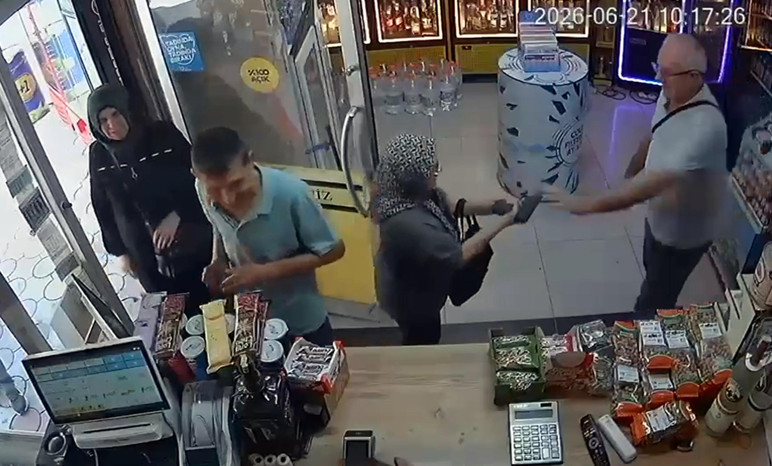 64 yaşındaki kadından kocasına infaz girişimi: Tetiğe bastı, silah tutukluk yapınca... - Resim : 2