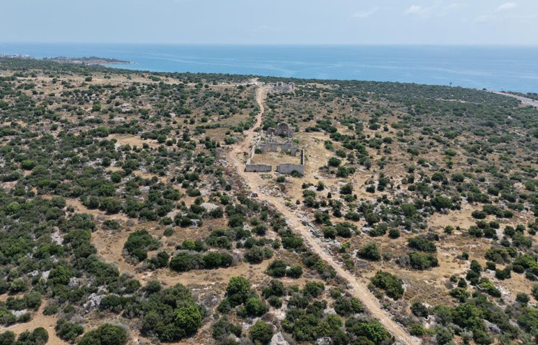 Mersin Erdemli'de 2 bin yıllık Roma Yolu' gün yüzüne çıktı - Resim : 1
