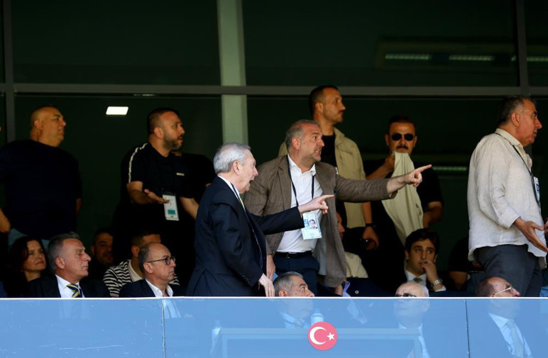Fenerbahçe olağanüstü seçimli genel kurulunda arbede çıktı - Resim : 1