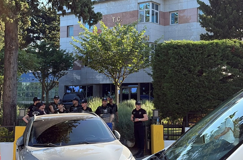 Silivri Belediyesi'ne operasyon! Belediye Başkanı dahil çok sayıda gözaltı - Resim : 1