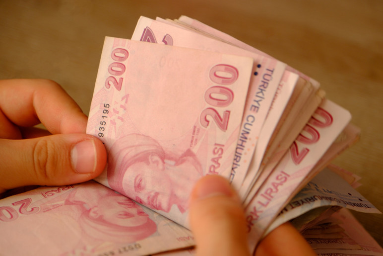 Kırılganlık sürüyor, ekonomide iki farklı yüz - Resim : 2