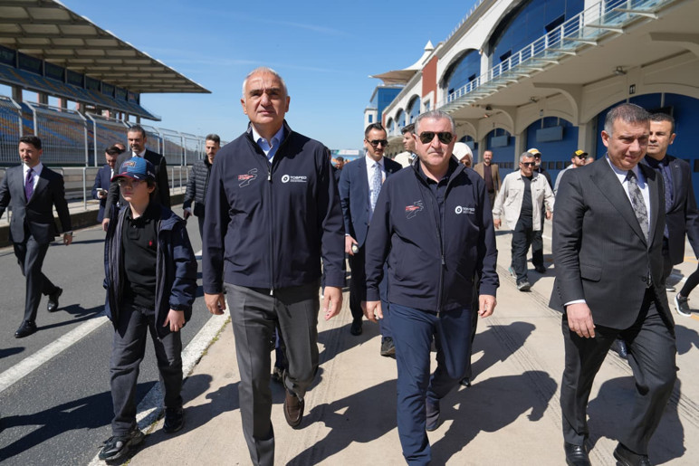 Bakan Ersoy ve Bak formula 1 hazırlıkları için bir araya geldi! - Resim : 2