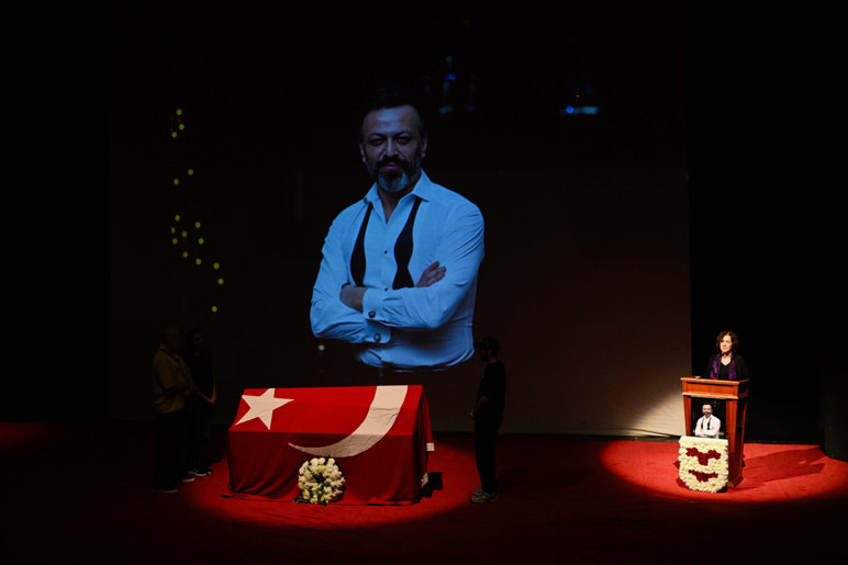 Serhat Kılıç'a veda... Gözyaşlarıyla uğurlandı - Resim : 6