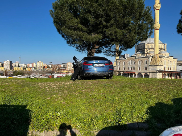 Esenler'de otomobil kamyonete çarptı: Çok sayıda yaralı var - Resim : 1