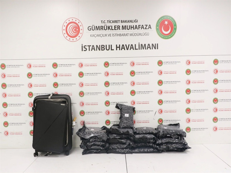 İstanbul Havalimanı'nda dev operasyon! 20 milyon lira değerinde uyuşturucu ele geçirildi - Resim : 1