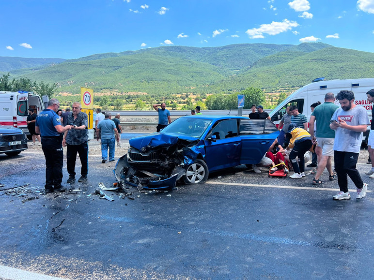 Kastamonu’da feci kaza: Çok sayıda yaralı var - Resim : 1