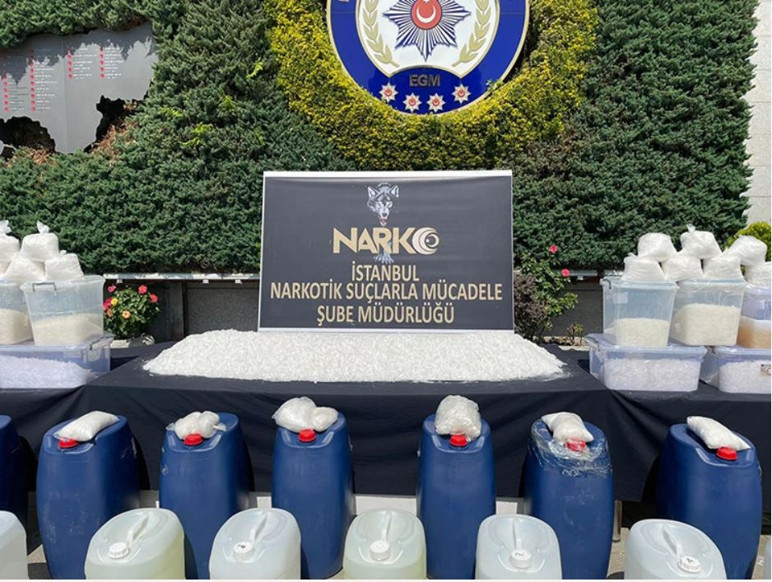 Sosyal ortam zehirliyor! Bağımlılık yaşı 14'e düştü - Resim : 2