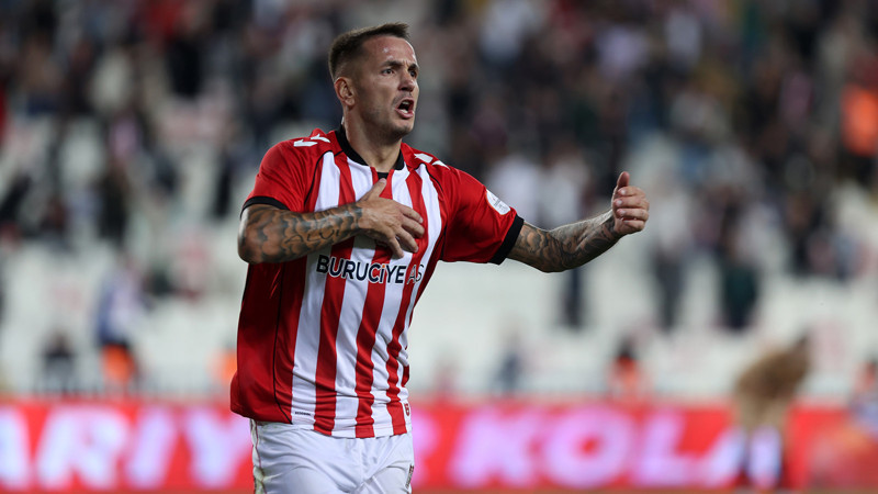 1. Lig'de Rey Manaj fırtınası!