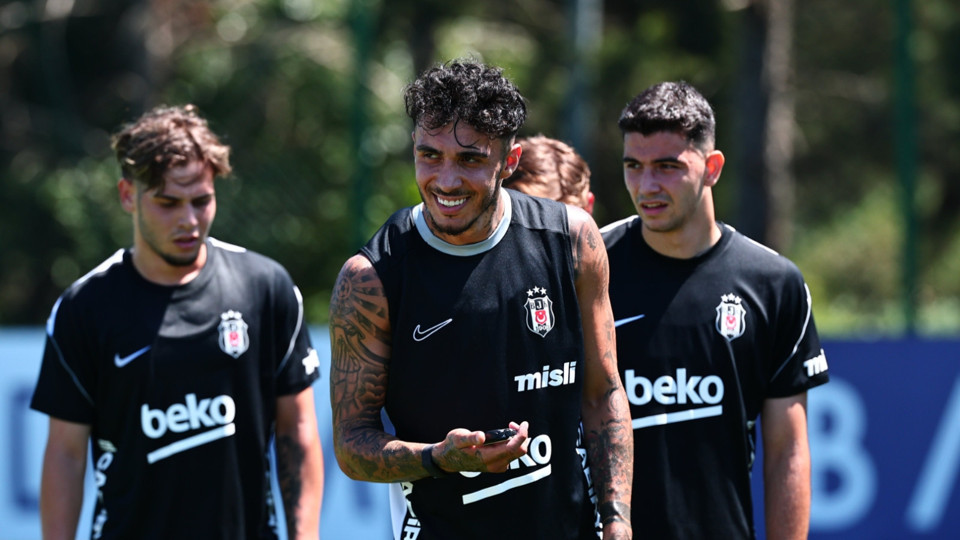 Beşiktaş, günü çift antrenmanla tamamladı
