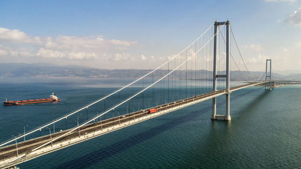 Otoyol ve köprü geçiş ücretlerine zam yapıldı
