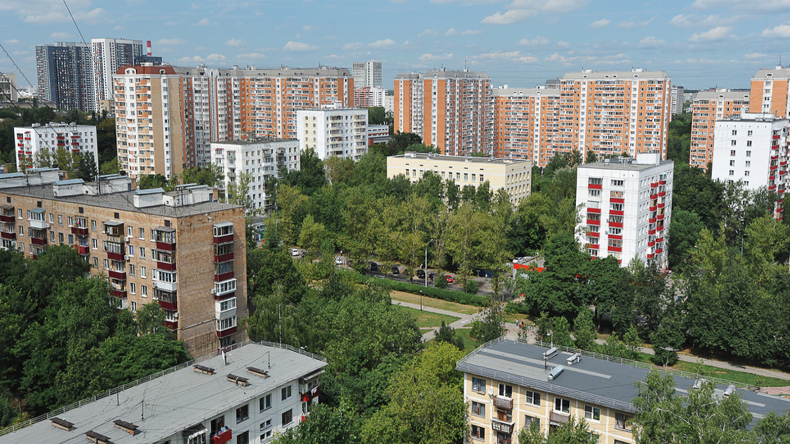 Ev sahipleri mahreme el attı, ne yasa ne özel hayat!
