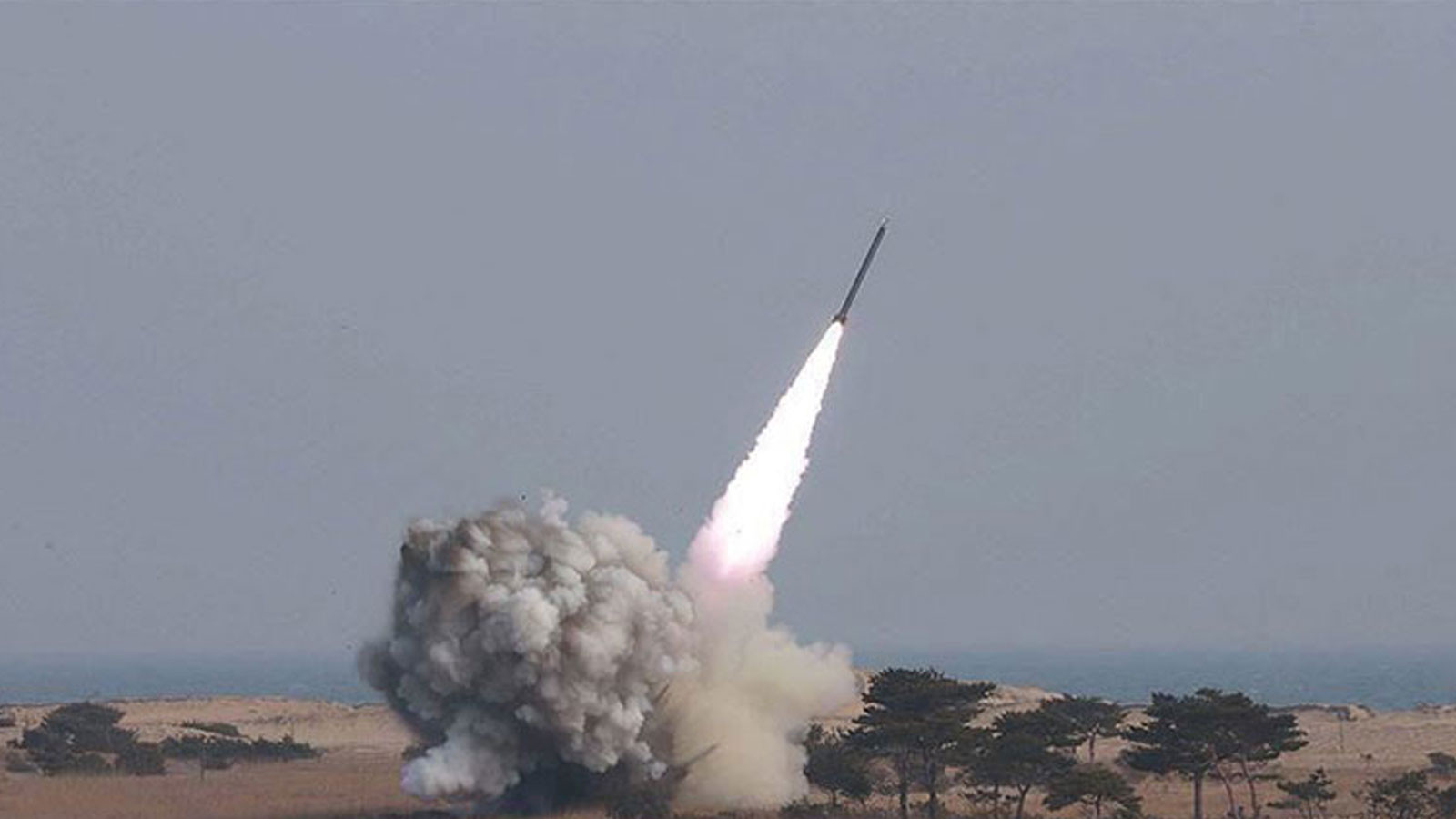 Yemen'den fırlatılan füzeler sebebiyle 2 İsrail yerleşimine şarapnel  parçaları düştü