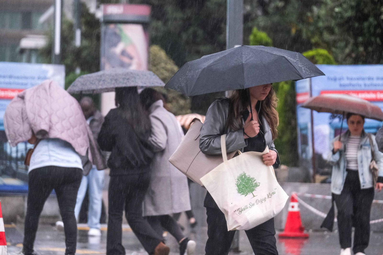 Meteoroloji’den kırmızı alarm! İstanbul ve 12 ilde gökyüzü kapkara olacak - Resim: 2