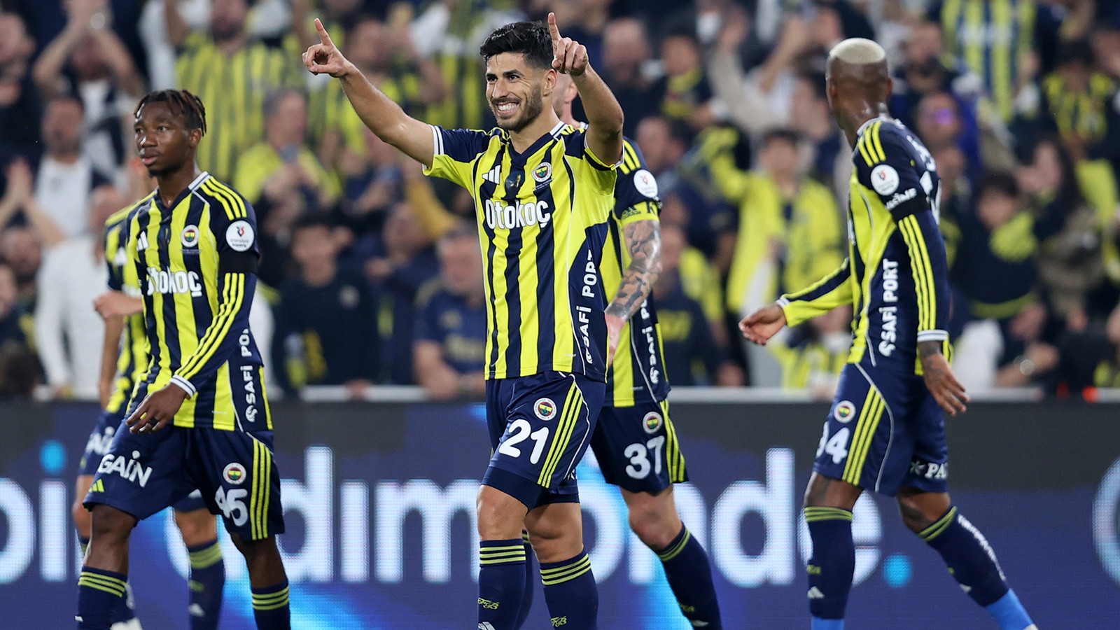 Fenerbahçe'den şampiyonluk yarışında kritik galibiyet
