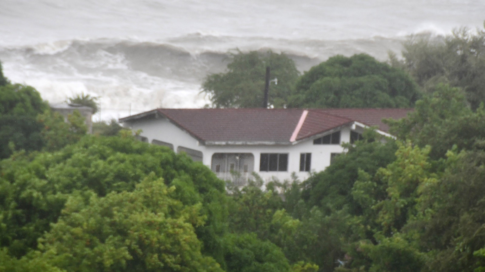 Jamaika'da Melissa Kasırgası nedeniyle yaşamını yitirenlerin sayısı 45'e yükseldi