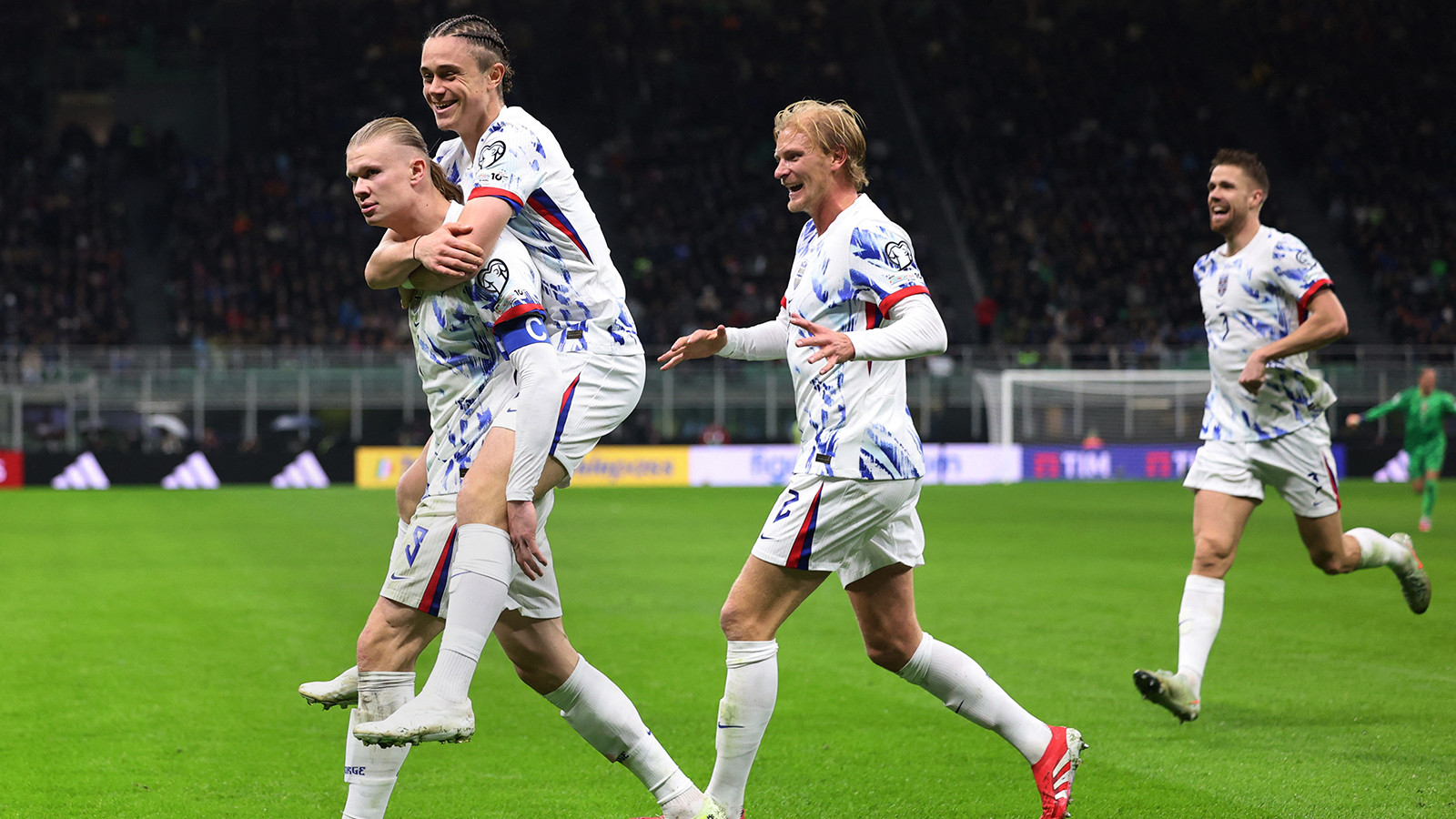 Erling Haaland önderliğindeki Norveç, Dünya Kupası biletini aldı