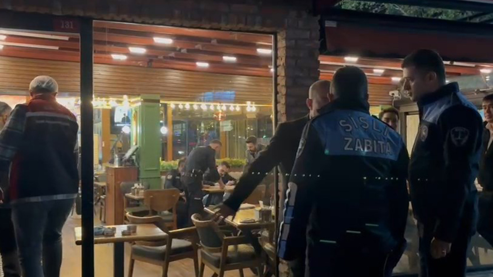 İstanbul'da yine zehirlenme vakası! Lahmacun sipariş veren 25 kişi hastanelik oldu, restoran mühürlendi