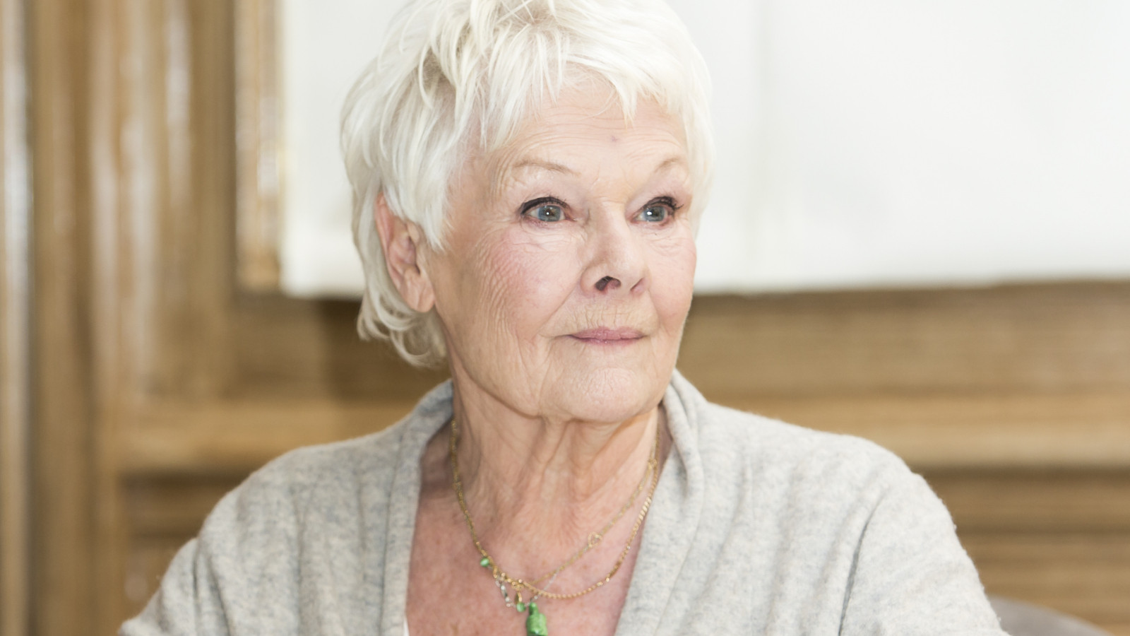 Judi Dench: Görme kaybı nedeniyle artık kimseyi tanıyamıyorum