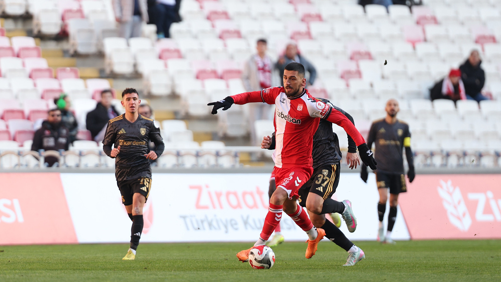 Kupada büyük sürpriz: Aliağa FK, Sivasspor'u saf dışı bıraktı