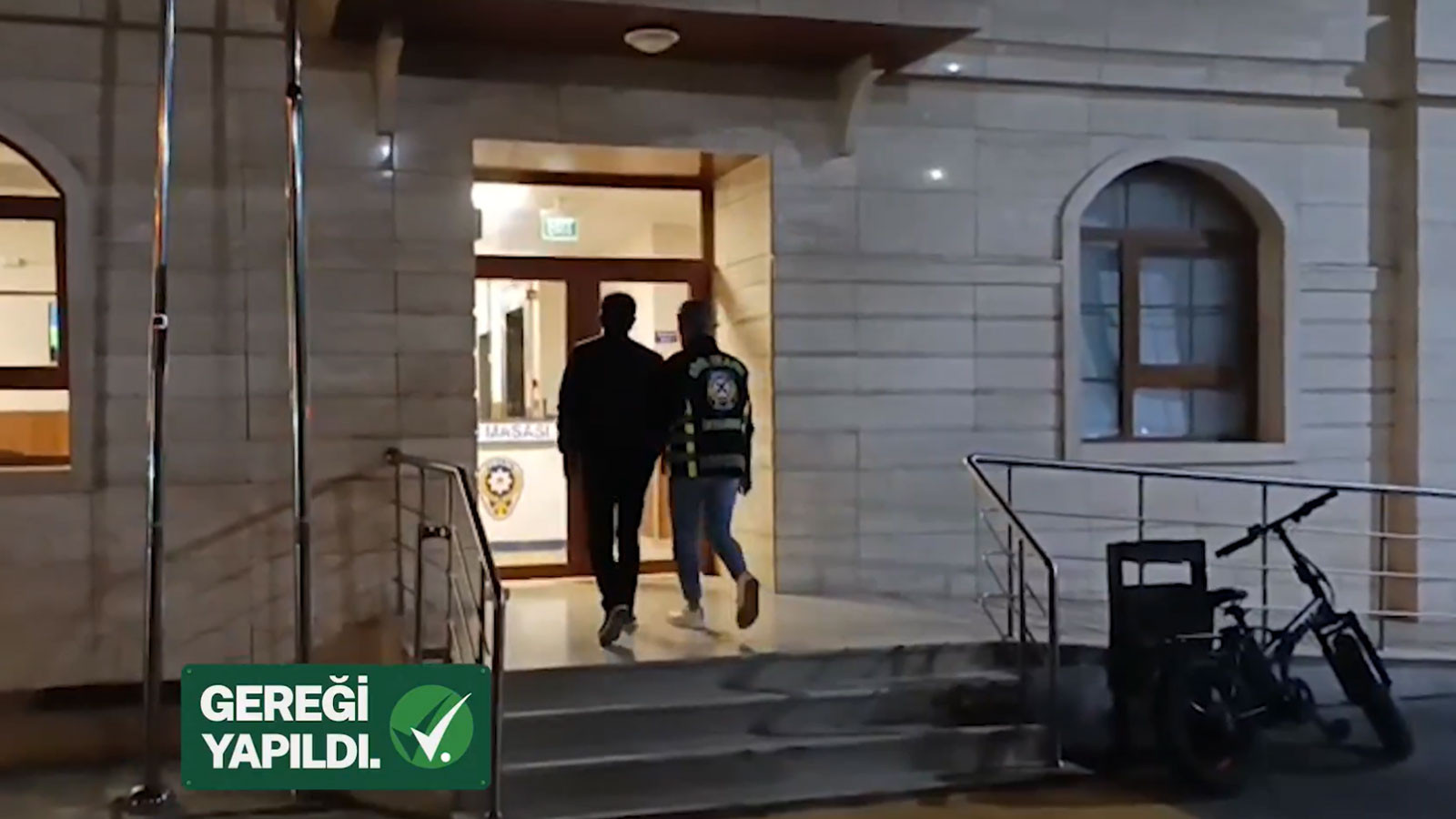 Bakan Yerlikaya açıkladı: Ambulansın geçişine engelleyen şahıs yakalandı