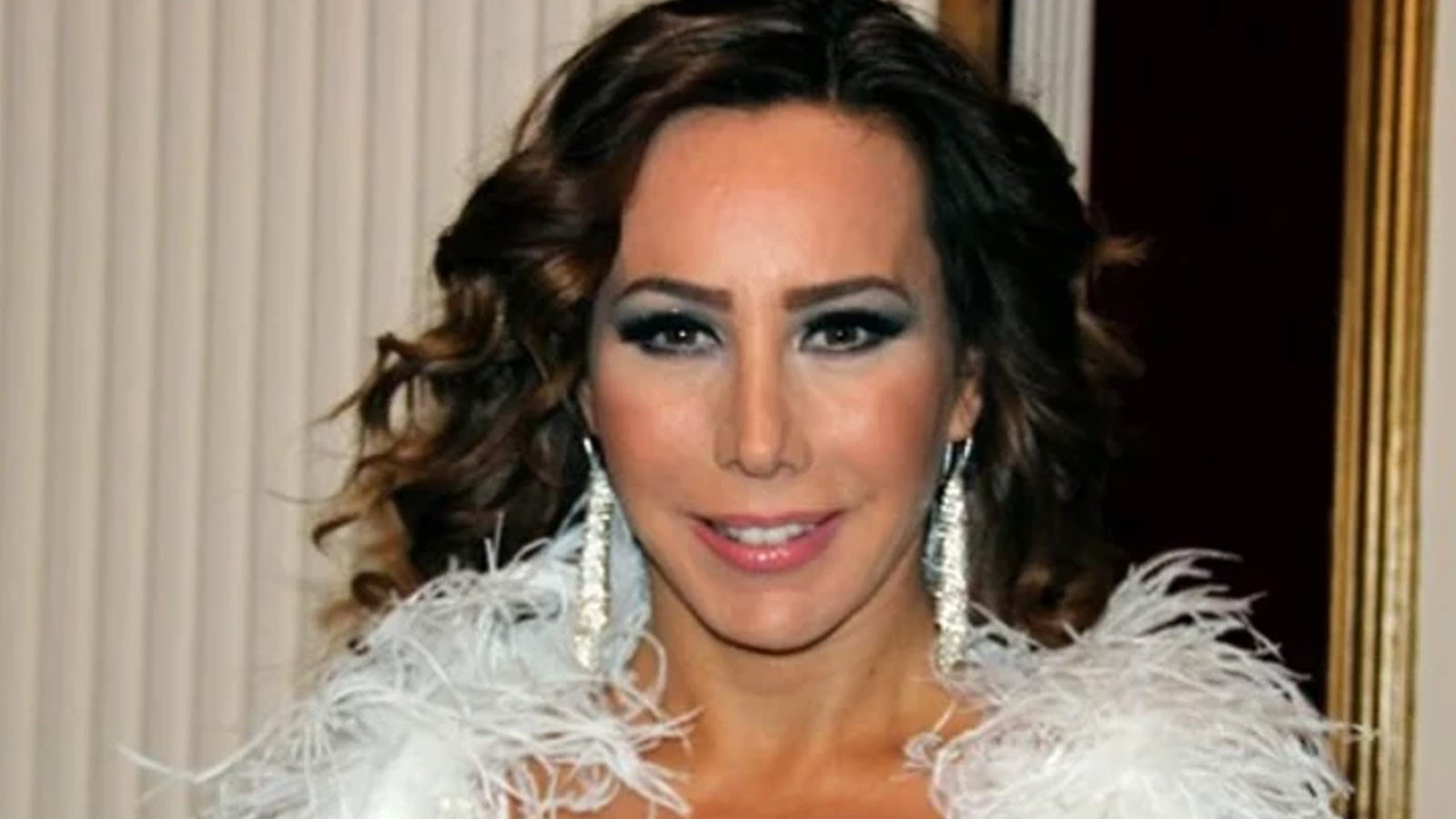 Asena 8 yıllık evliliğinin neden bittiğini açıkladı