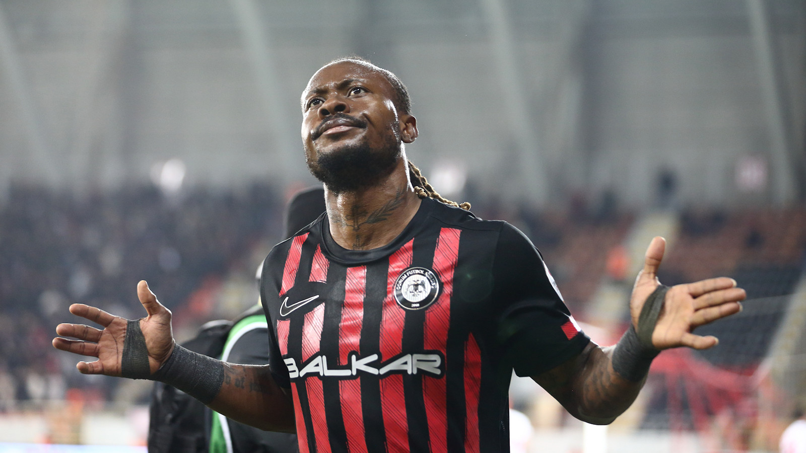 Çorum FK evinde lider Pendikspor'u 2 golle devirdi