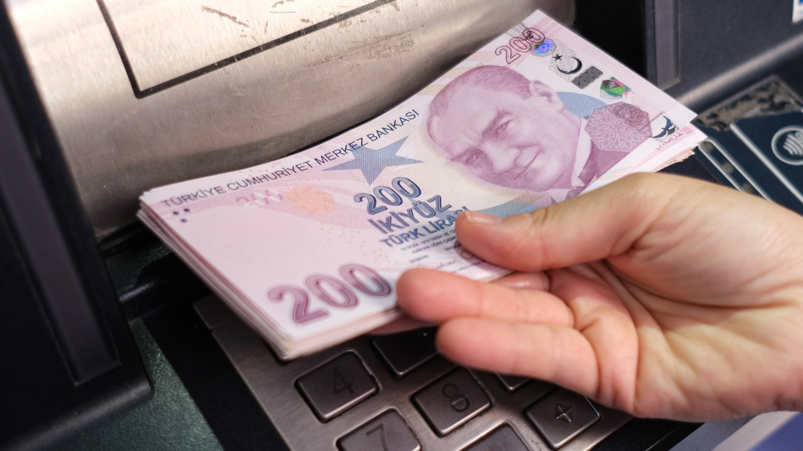 100 bin TL'nin aylık getirisi uçuşa geçti! İşte banka banka mevduat faizi oranları...