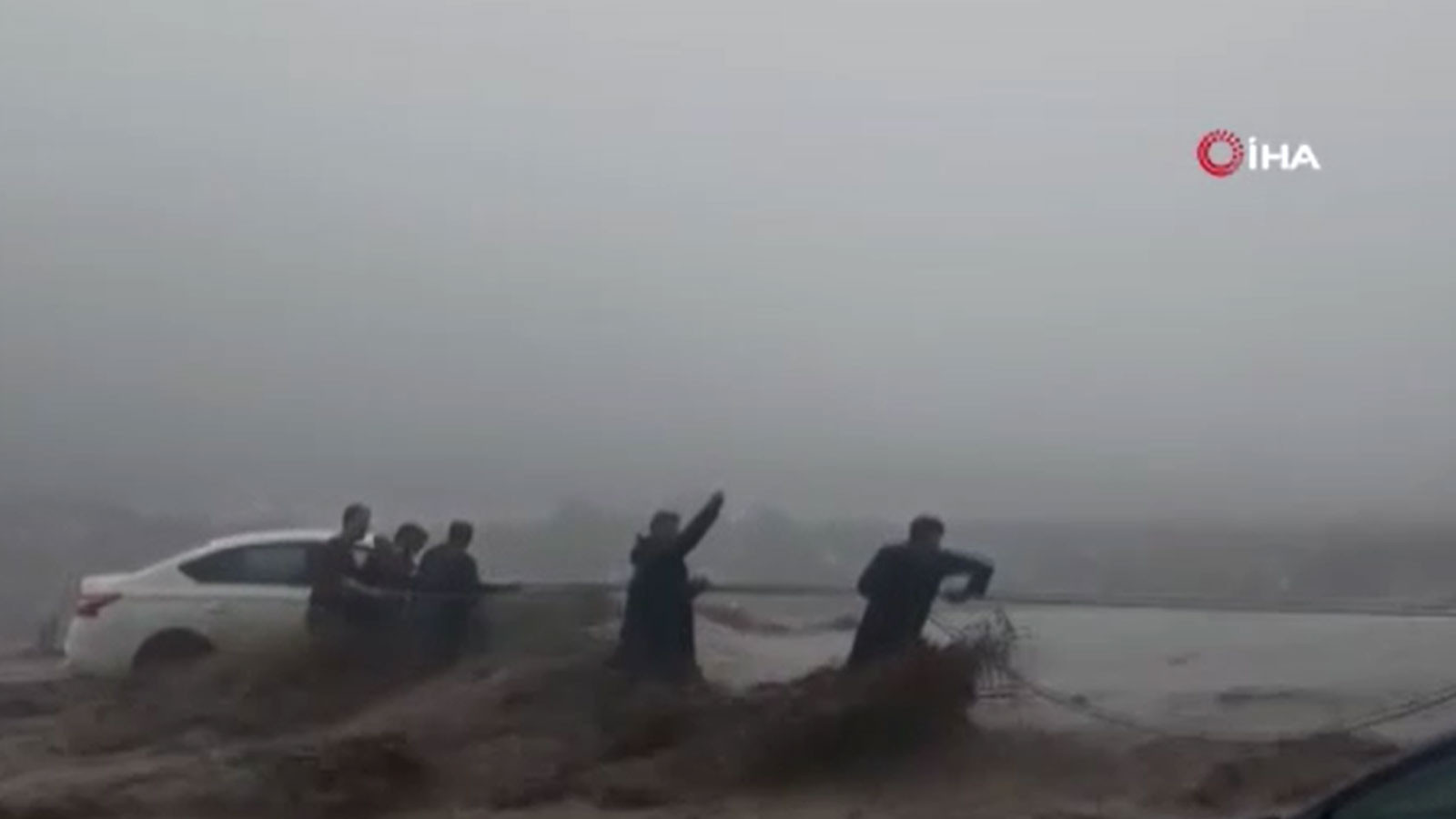 Irak’ın kuzeyinde sel felaketi 2 can aldı