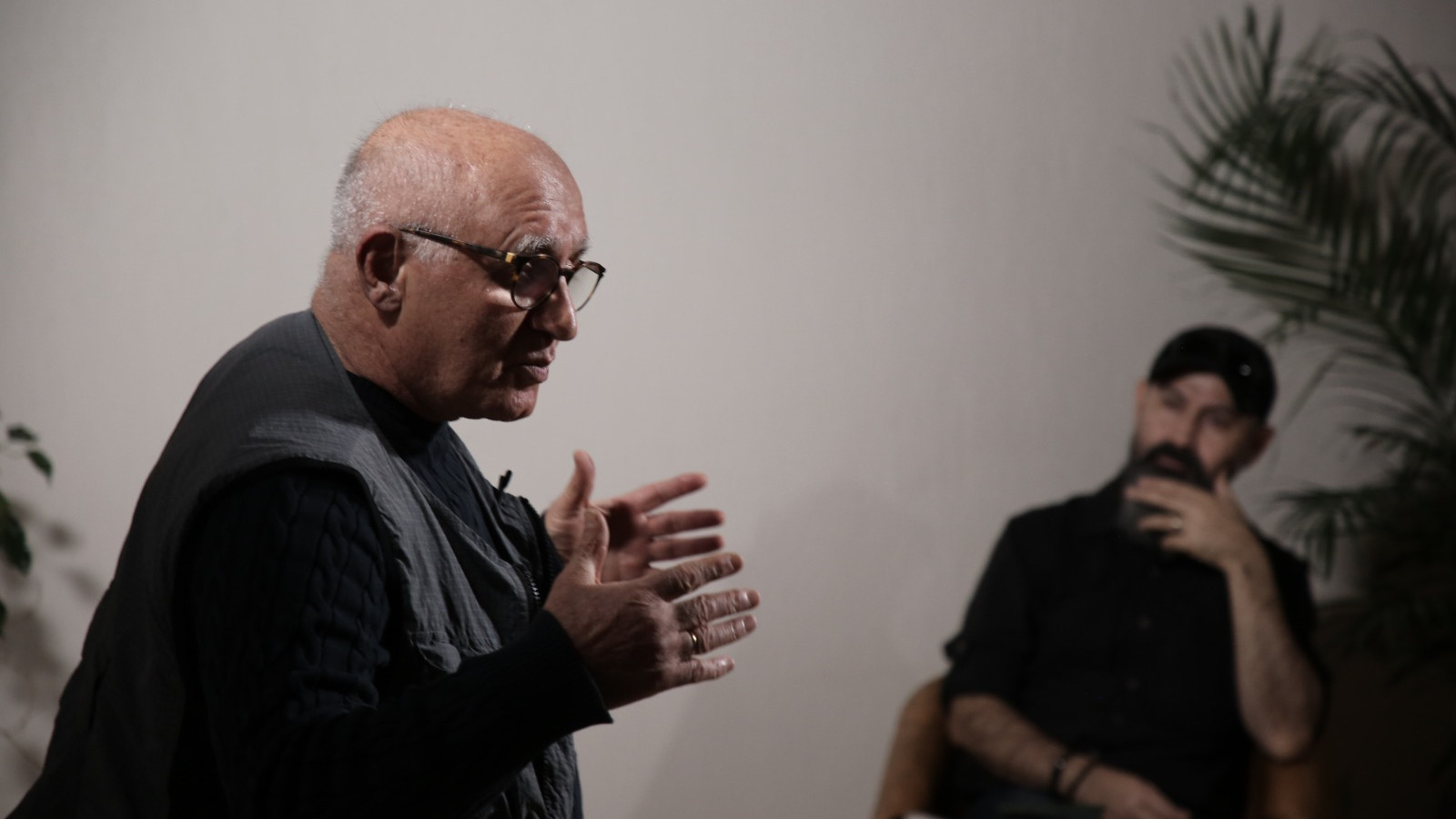 Usta fotoğrafçı Tahsin Aydoğmuş OXYDE Sanat Evi'nde tecrübelerini paylaştı