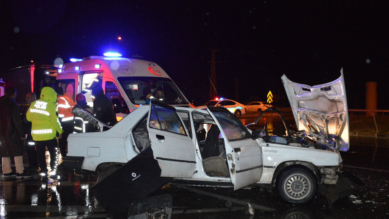 Samsun'da TIR ile otomobil çarpıştı: 4 yaralı