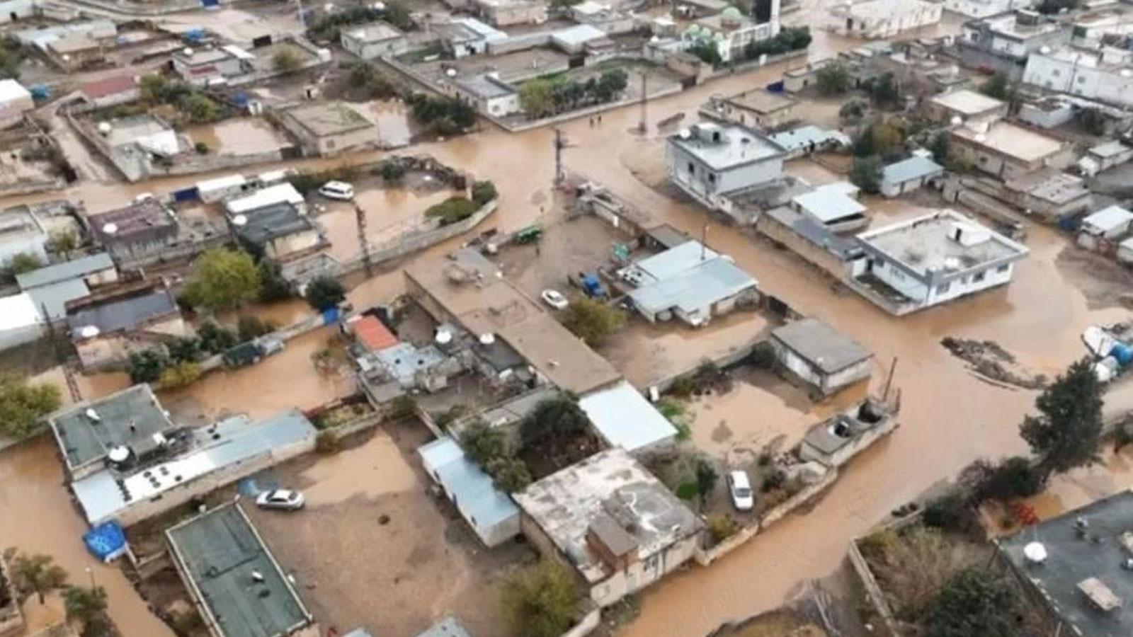 Mardin'de sağanak sonrası mahalle sular altında kaldı