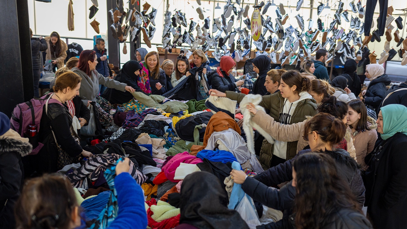 Valizle gelen bile var, sosyete pazarlarına ilgi neden yüksek?