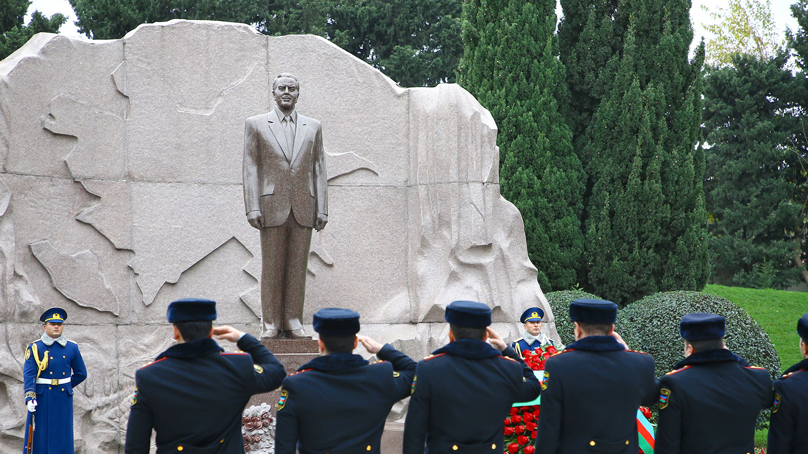 Haydar Aliyev vefatının 22. yılında anılıyor
