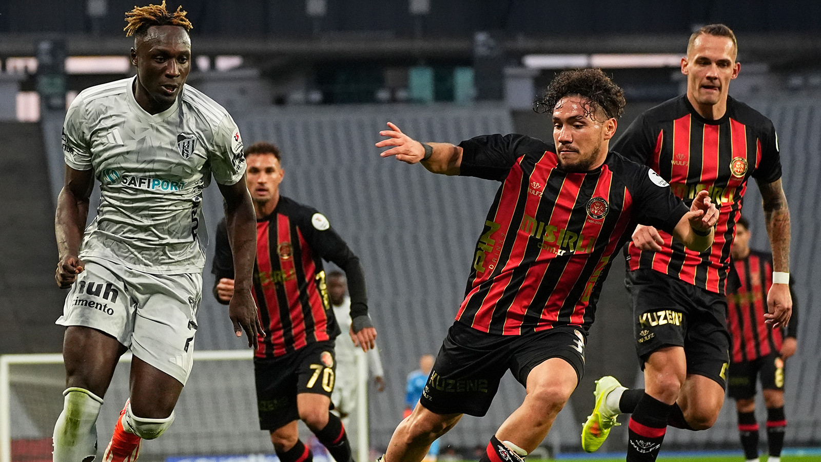 Kocaelispor puanı 90+3'te kurtardı