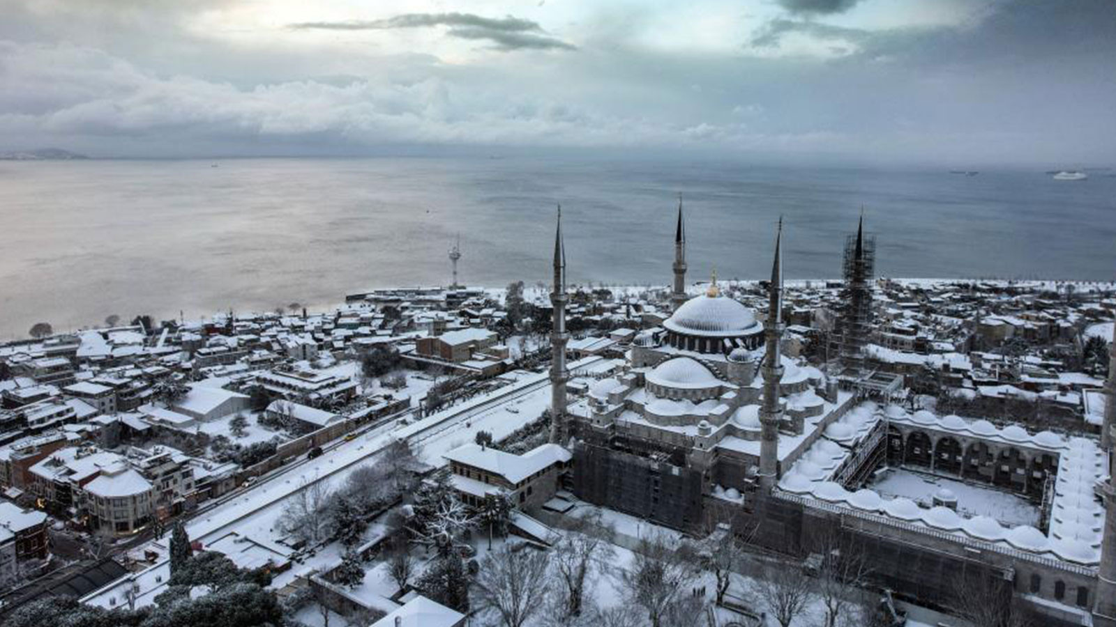 İstanbul'a kar geliyor! Uzman isim o tarihi işaret etti