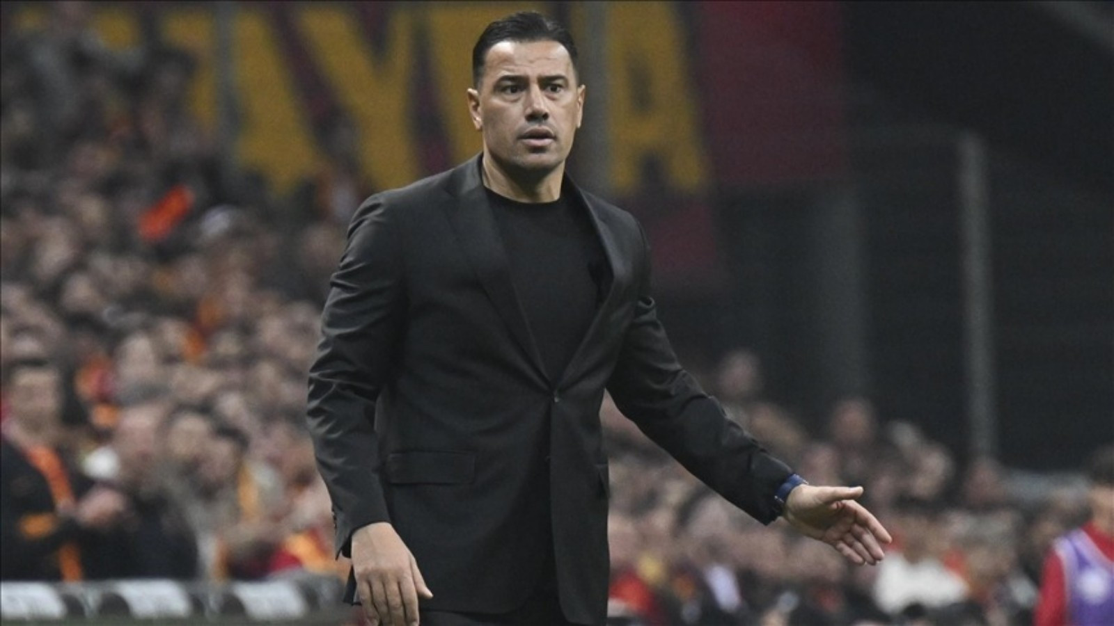 Konyaspor Teknik Direktörü Çağdaş Atan: İstanbul'da suya sabuna dokunmadan oynarsanız böyle olur